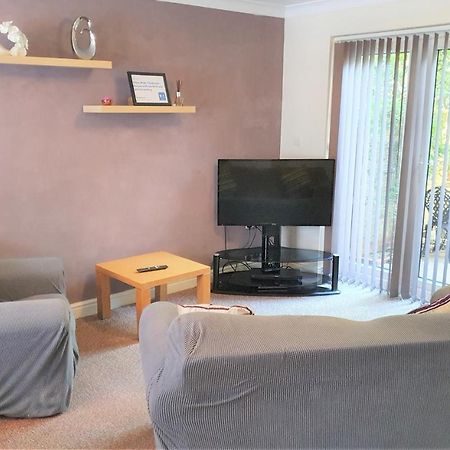 Friars Walk Houses With 2 Bedrooms, 2 Bathrooms, Fast Wi-Fi And Private Parking Sittingbourne Ngoại thất bức ảnh