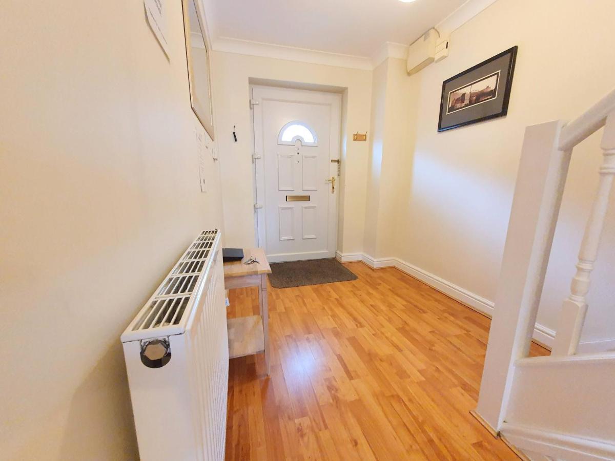 Friars Walk Houses With 2 Bedrooms, 2 Bathrooms, Fast Wi-Fi And Private Parking Sittingbourne Ngoại thất bức ảnh
