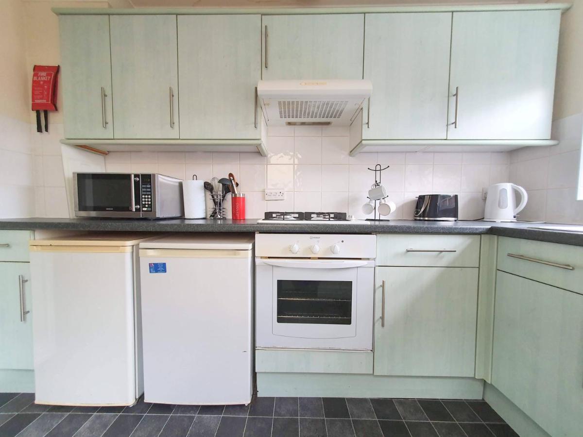Friars Walk Houses With 2 Bedrooms, 2 Bathrooms, Fast Wi-Fi And Private Parking Sittingbourne Ngoại thất bức ảnh