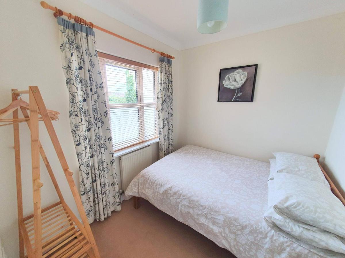 Friars Walk Houses With 2 Bedrooms, 2 Bathrooms, Fast Wi-Fi And Private Parking Sittingbourne Ngoại thất bức ảnh