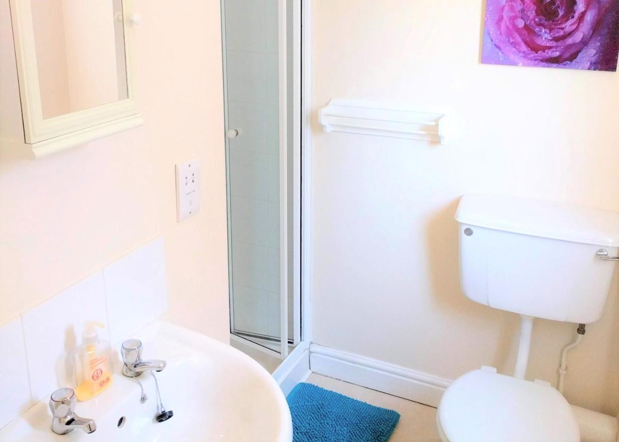 Friars Walk Houses With 2 Bedrooms, 2 Bathrooms, Fast Wi-Fi And Private Parking Sittingbourne Ngoại thất bức ảnh