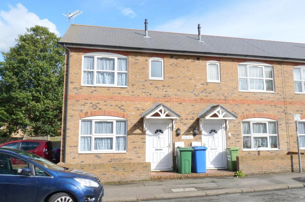 Friars Walk Houses With 2 Bedrooms, 2 Bathrooms, Fast Wi-Fi And Private Parking Sittingbourne Ngoại thất bức ảnh