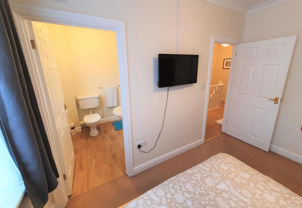 Friars Walk Houses With 2 Bedrooms, 2 Bathrooms, Fast Wi-Fi And Private Parking Sittingbourne Ngoại thất bức ảnh