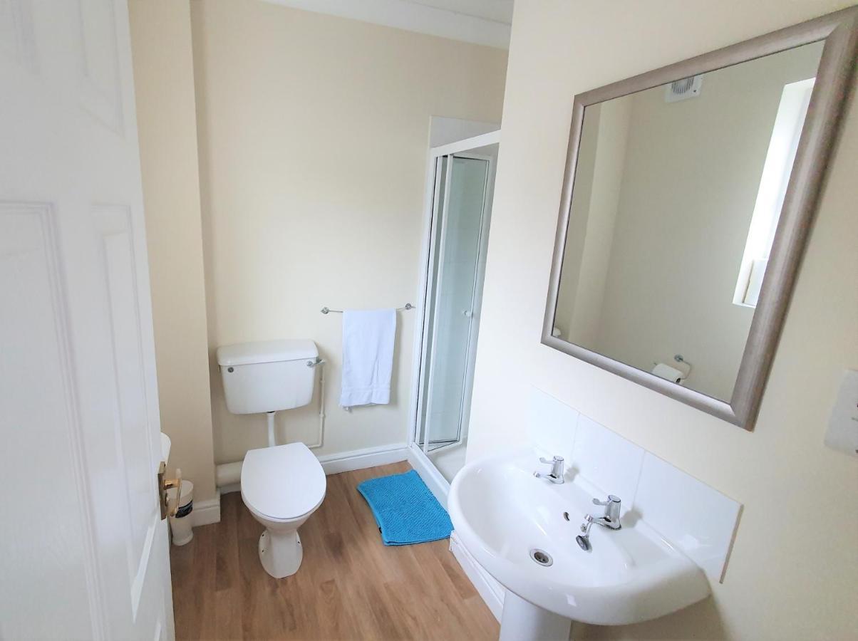 Friars Walk Houses With 2 Bedrooms, 2 Bathrooms, Fast Wi-Fi And Private Parking Sittingbourne Ngoại thất bức ảnh