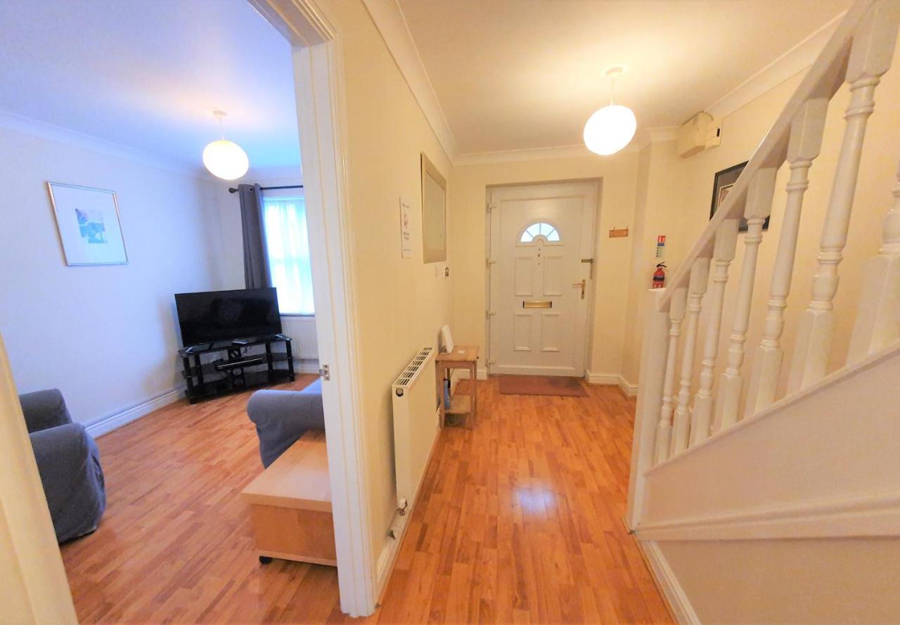 Friars Walk Houses With 2 Bedrooms, 2 Bathrooms, Fast Wi-Fi And Private Parking Sittingbourne Ngoại thất bức ảnh