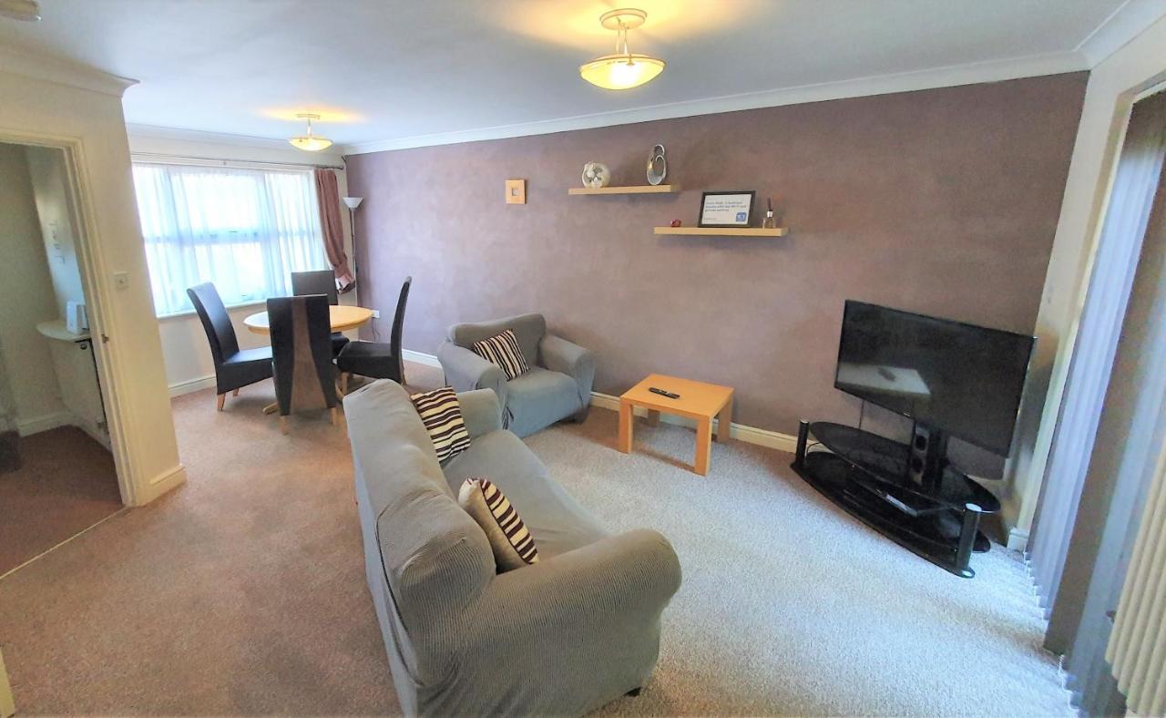 Friars Walk Houses With 2 Bedrooms, 2 Bathrooms, Fast Wi-Fi And Private Parking Sittingbourne Ngoại thất bức ảnh