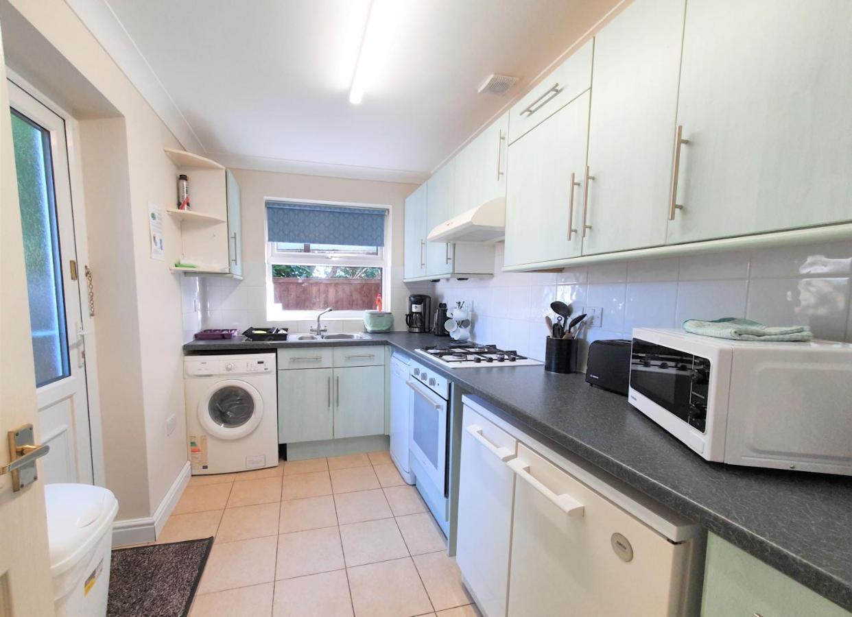 Friars Walk Houses With 2 Bedrooms, 2 Bathrooms, Fast Wi-Fi And Private Parking Sittingbourne Ngoại thất bức ảnh