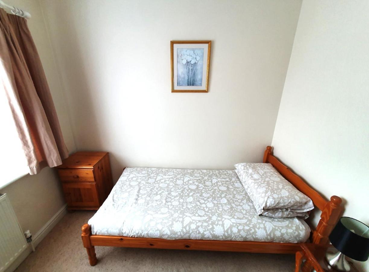 Friars Walk Houses With 2 Bedrooms, 2 Bathrooms, Fast Wi-Fi And Private Parking Sittingbourne Ngoại thất bức ảnh