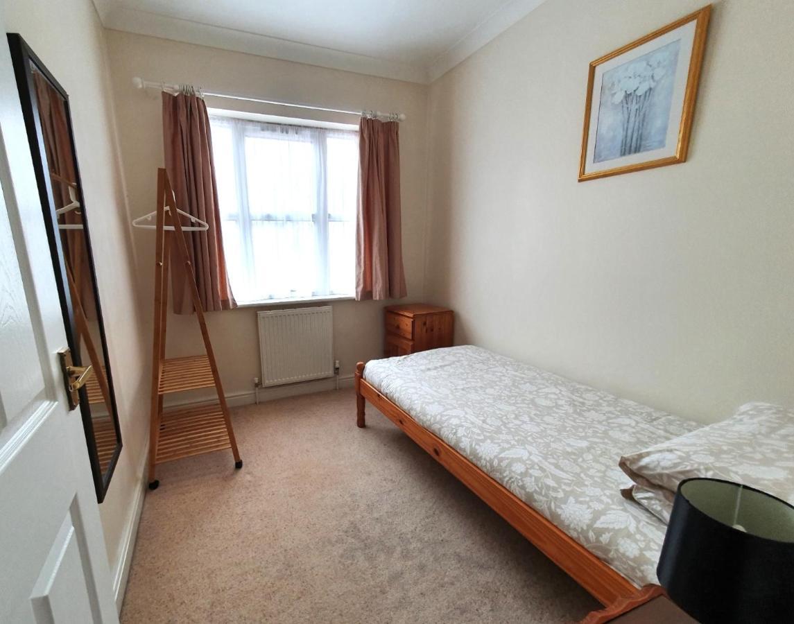 Friars Walk Houses With 2 Bedrooms, 2 Bathrooms, Fast Wi-Fi And Private Parking Sittingbourne Ngoại thất bức ảnh